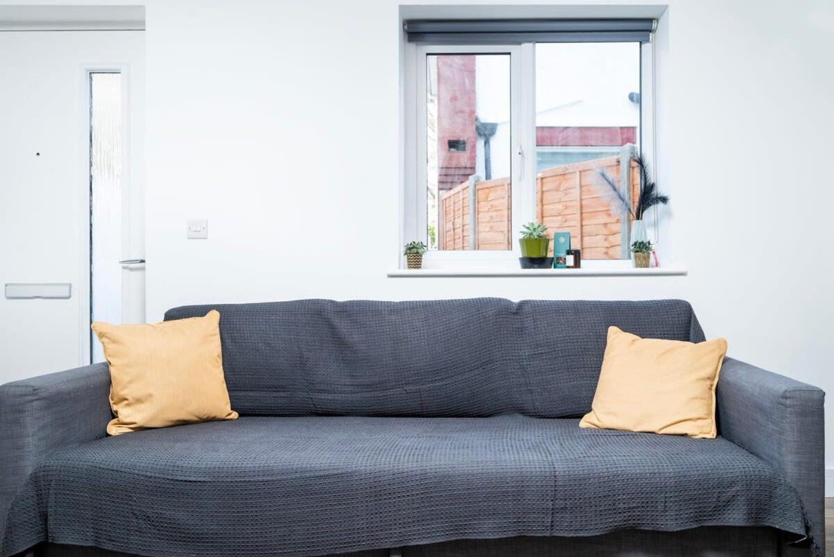 Apartament Cozy Single Level Flat With Parking Enfield Zewnętrze zdjęcie